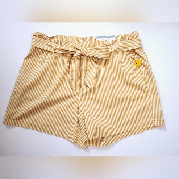 NWT Liz Claiborne 100% Cotton Gold Yellow Pinstriped Belted Shorts Womens 16 - Picture 1 of 11